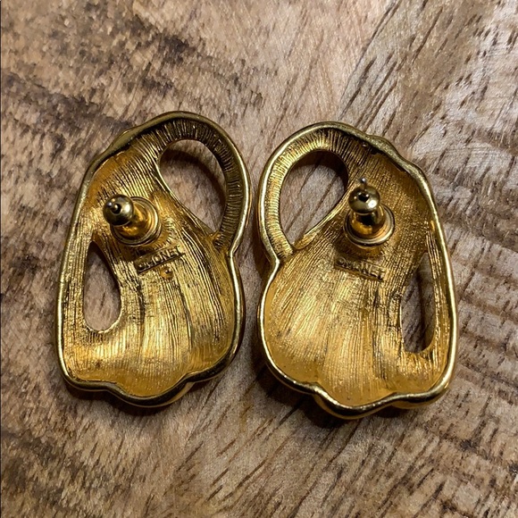 Vintage 80’s  Monet bold gold pierced earrings - Picture 3 of 5